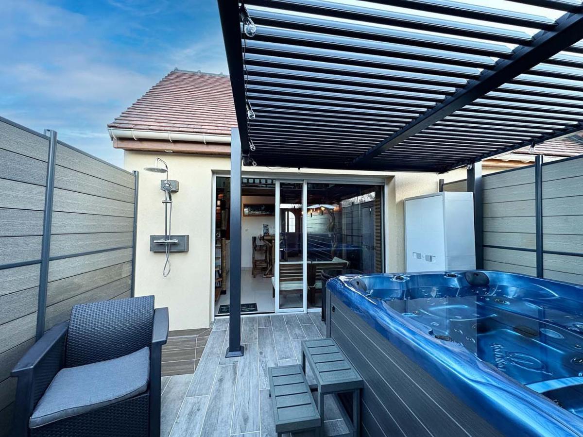 La Kaz Rhumantique Sauna And Spa Privatif La Riviere-Saint-Sauveur Exterior photo